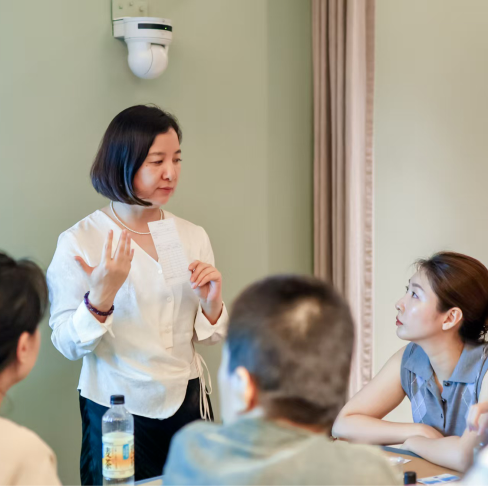 Fragrant Brain Yoga: Revitalize through Breath, Celebrate Life