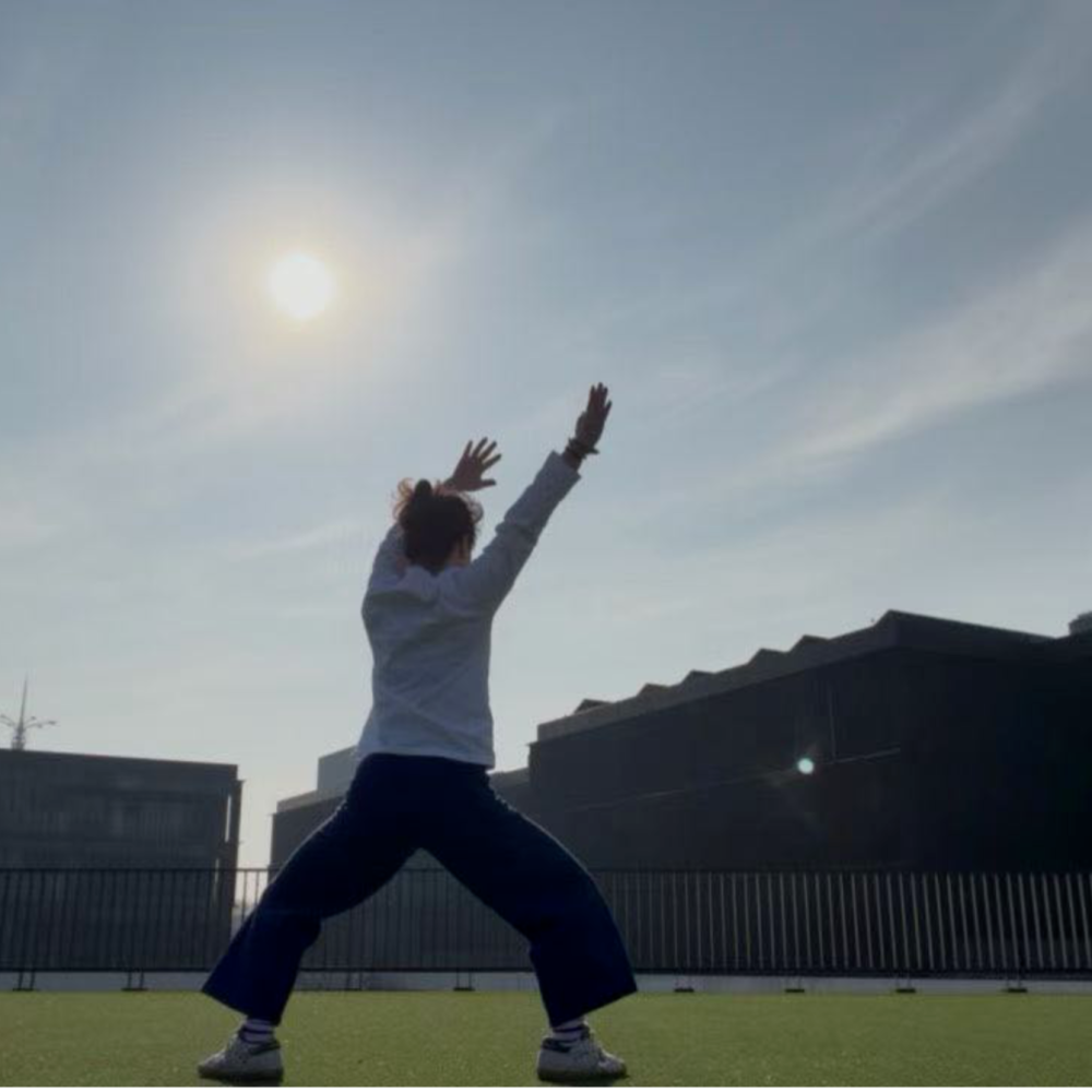 Source of Motion and Stillness: Softening the Spine to Activate Joints