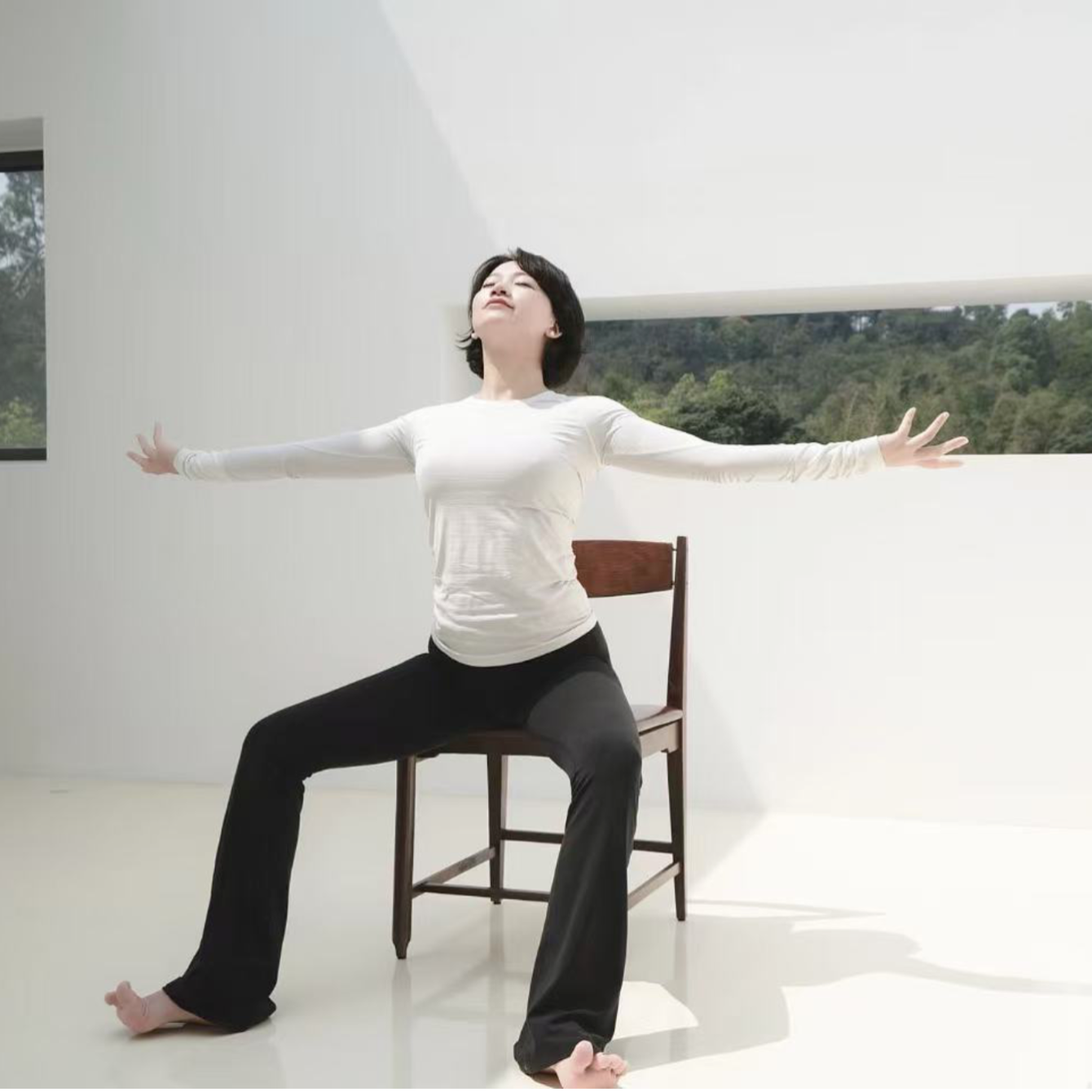 GYROKINESIS® Method on the Mat: Breath and Rhythm