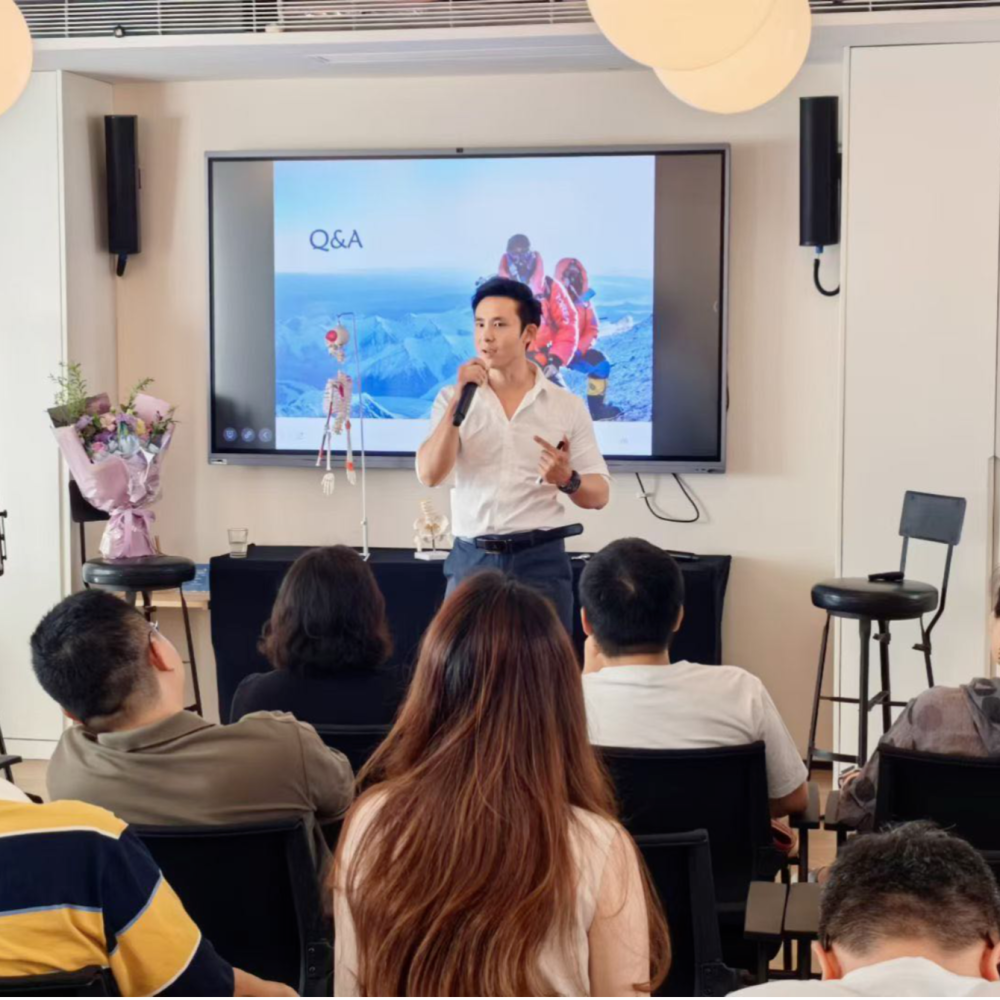 Women’s Posture Aesthetics: Reshaping Elegance