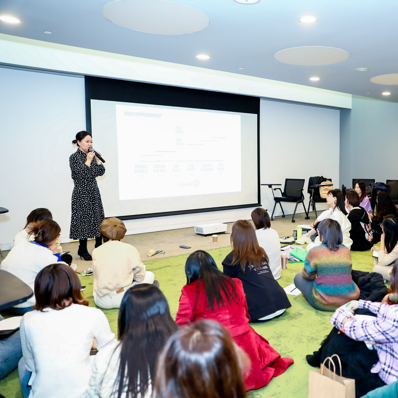 Inner Landscape: Returning to Emotional Essence Amidst the Noise